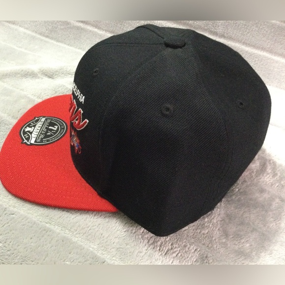 Mitchell & Ness Philadelphia 76ers Black and Red Fitted Hat - Picture 5 of 9